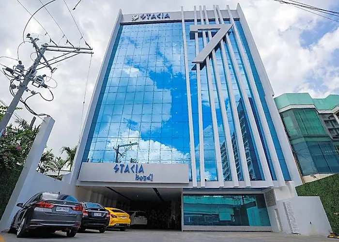 Stacia Hotel 3*